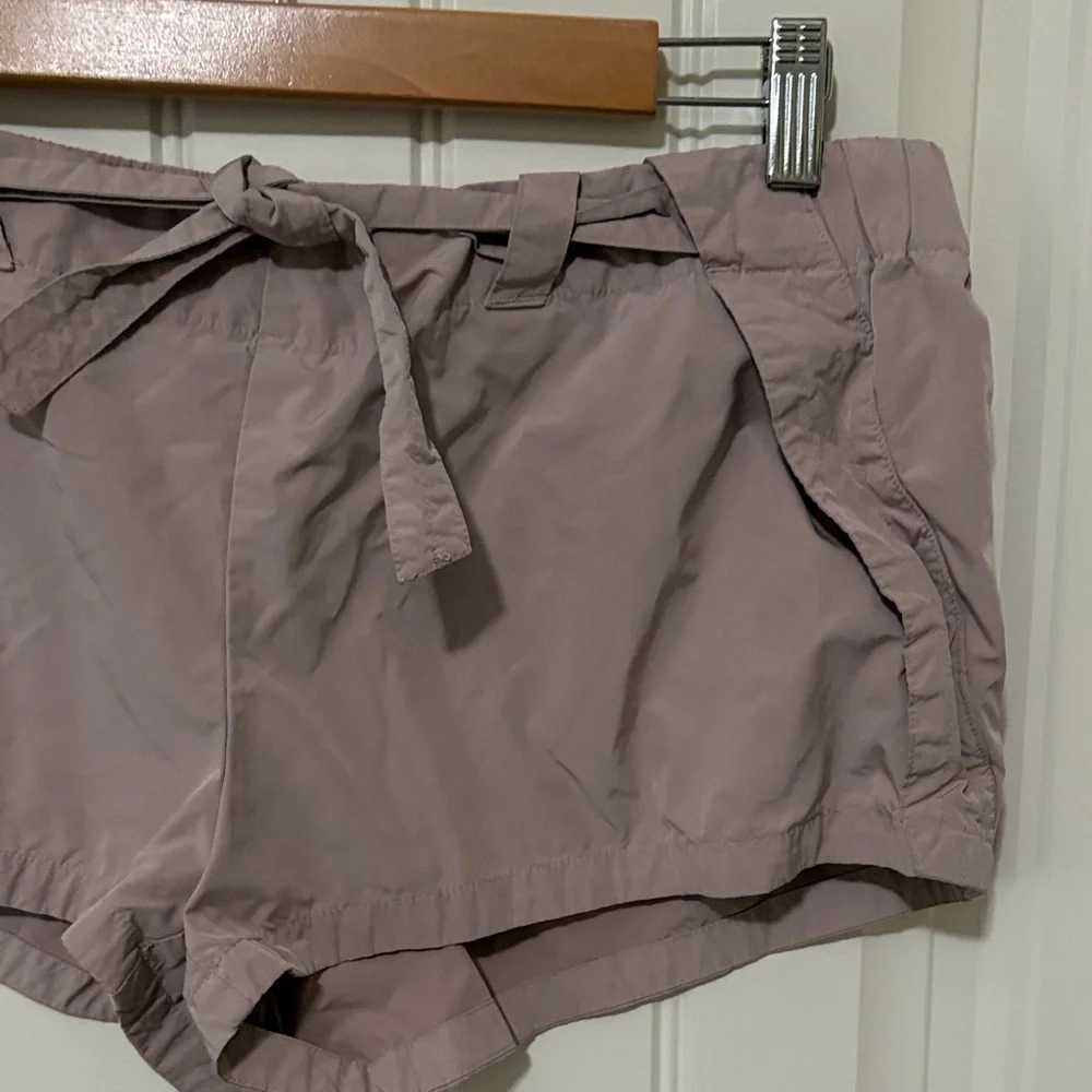 Gap Women's Mauve Shorts‎